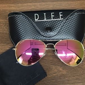 Diff Eyewear Pink Ray ban Look alike! Like new!!